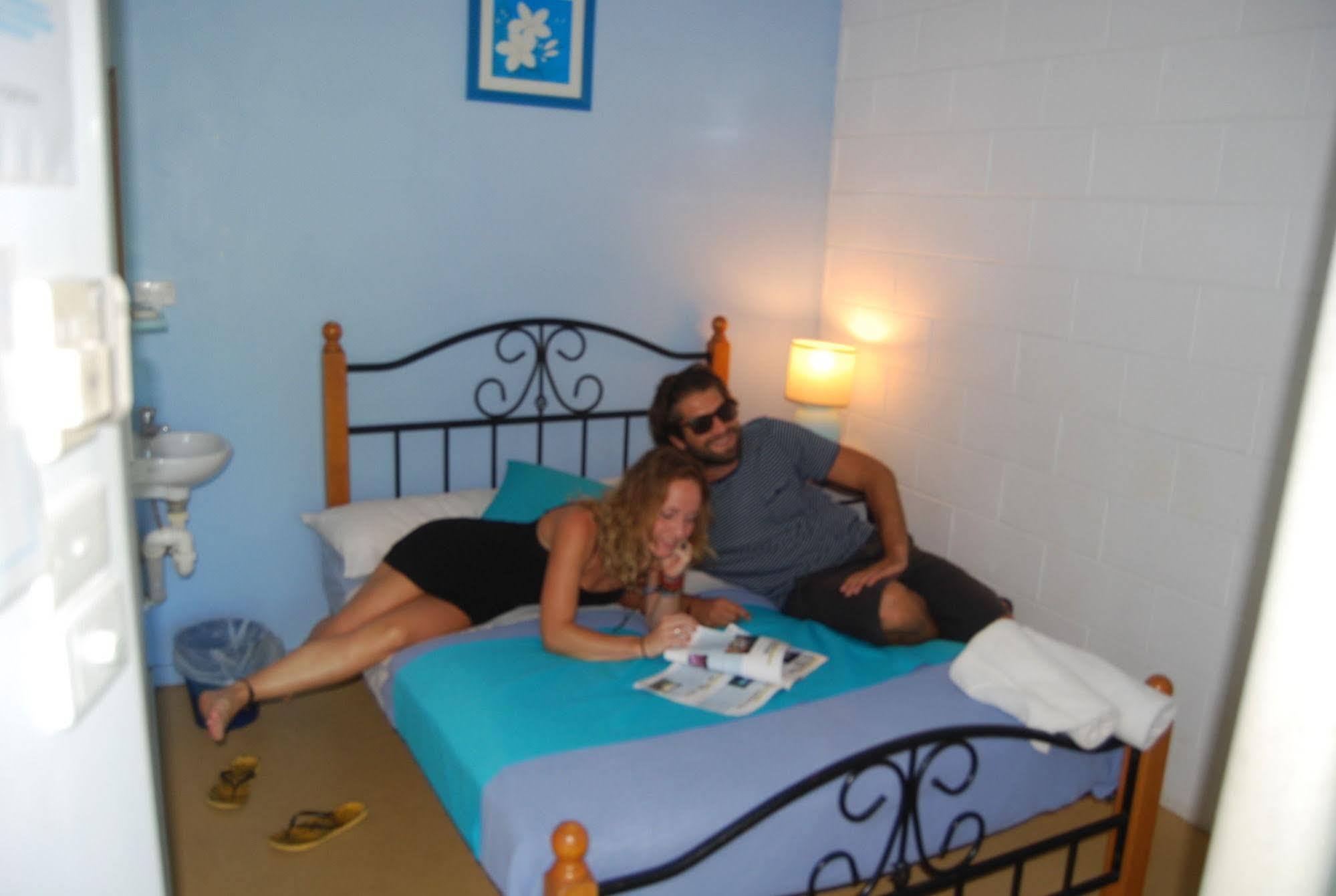 Absolute Backpackers شاطئ ميشين المظهر الخارجي الصورة